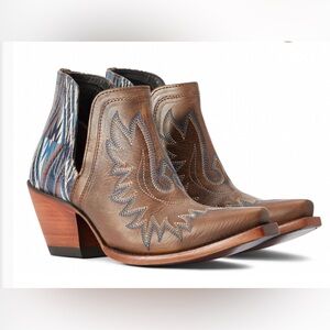 NWOT-Ariat Women’sDixon Chimayo  Fiery Tan Booties 10042579-8.5B